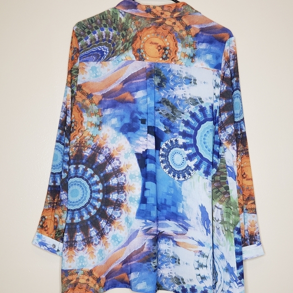 Macandme Long sleeve Button Down Tie Die Swirls Size Small - Picture 6 of 6